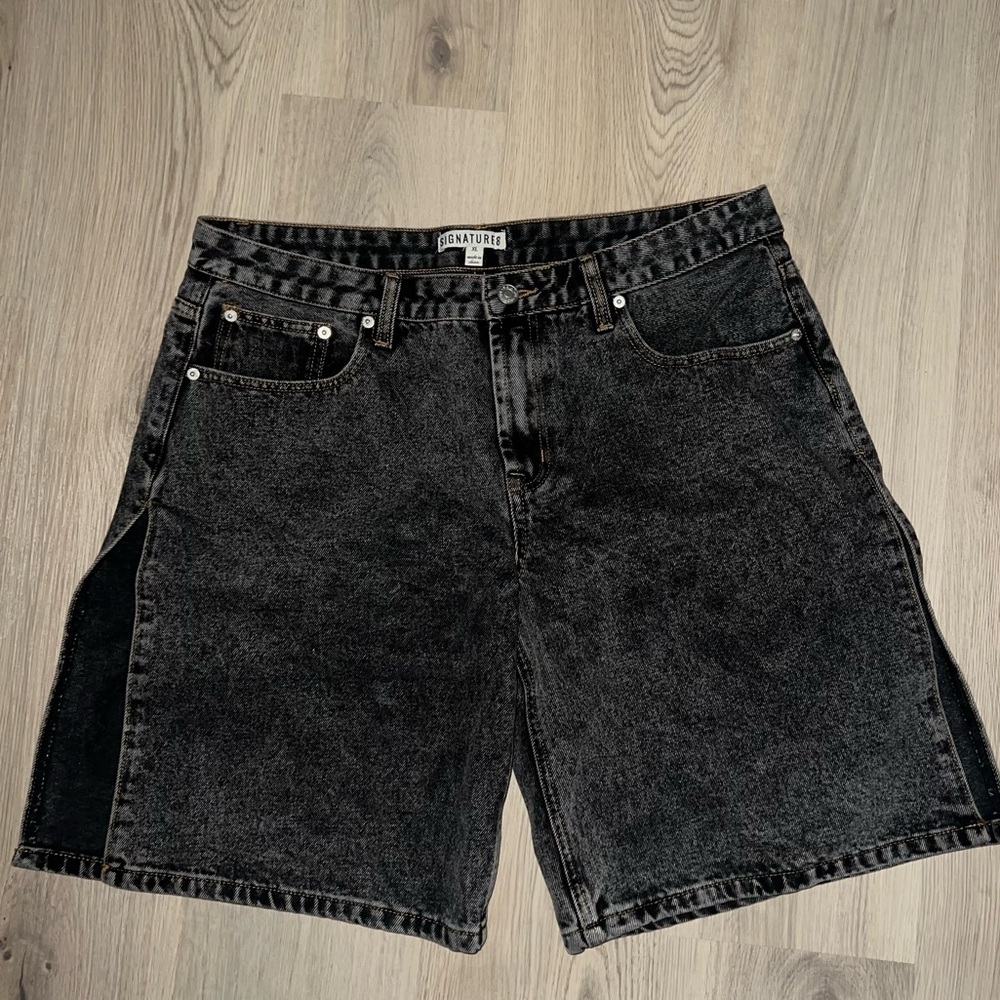 Signature8 Gray Wash Jean Shorts Women’s XL Mid Rise